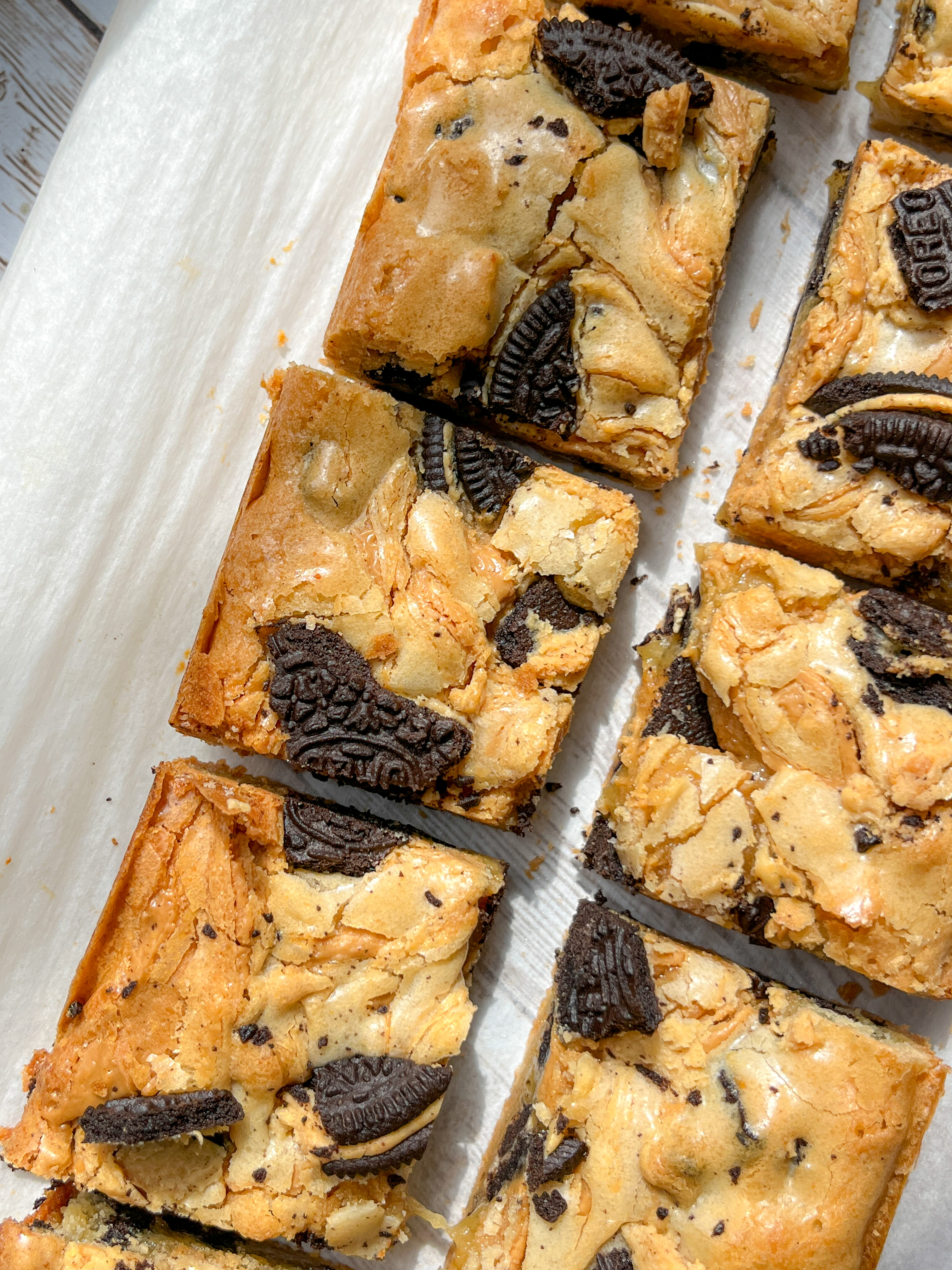 Peanut butter Oreo blondie